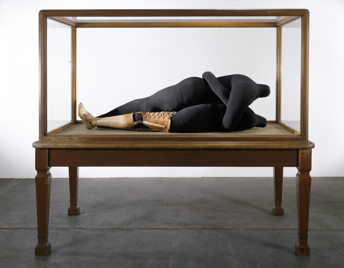 The Wick - Louise Bourgeois
Couple IV, 1997
Fabric, leather, stainless steel and plastic
50.8 x 165.1 x 77.5 cm.
© The Easton Foundation/VAGA at ARS, NY and DACS, London 2021. Photo: Christopher Burke