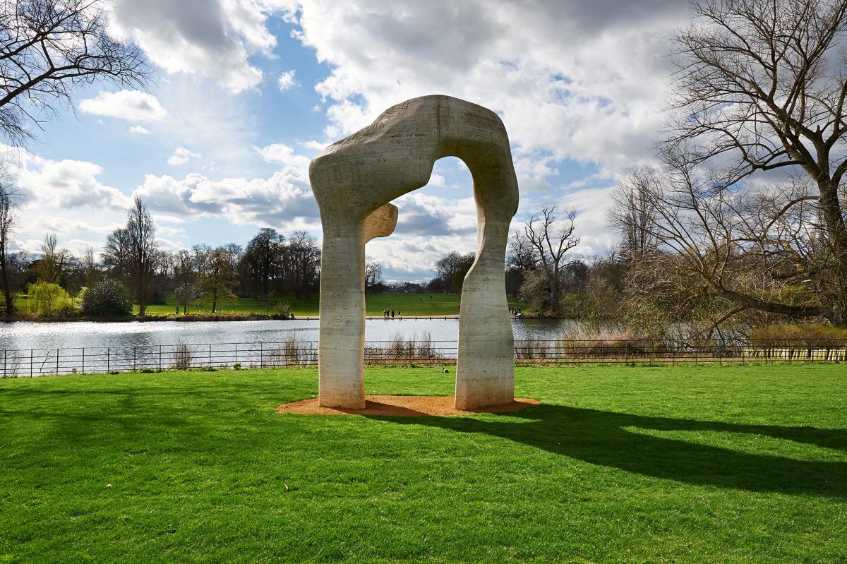 The Wick - Henry Moore, The Arch, 1979–1980.