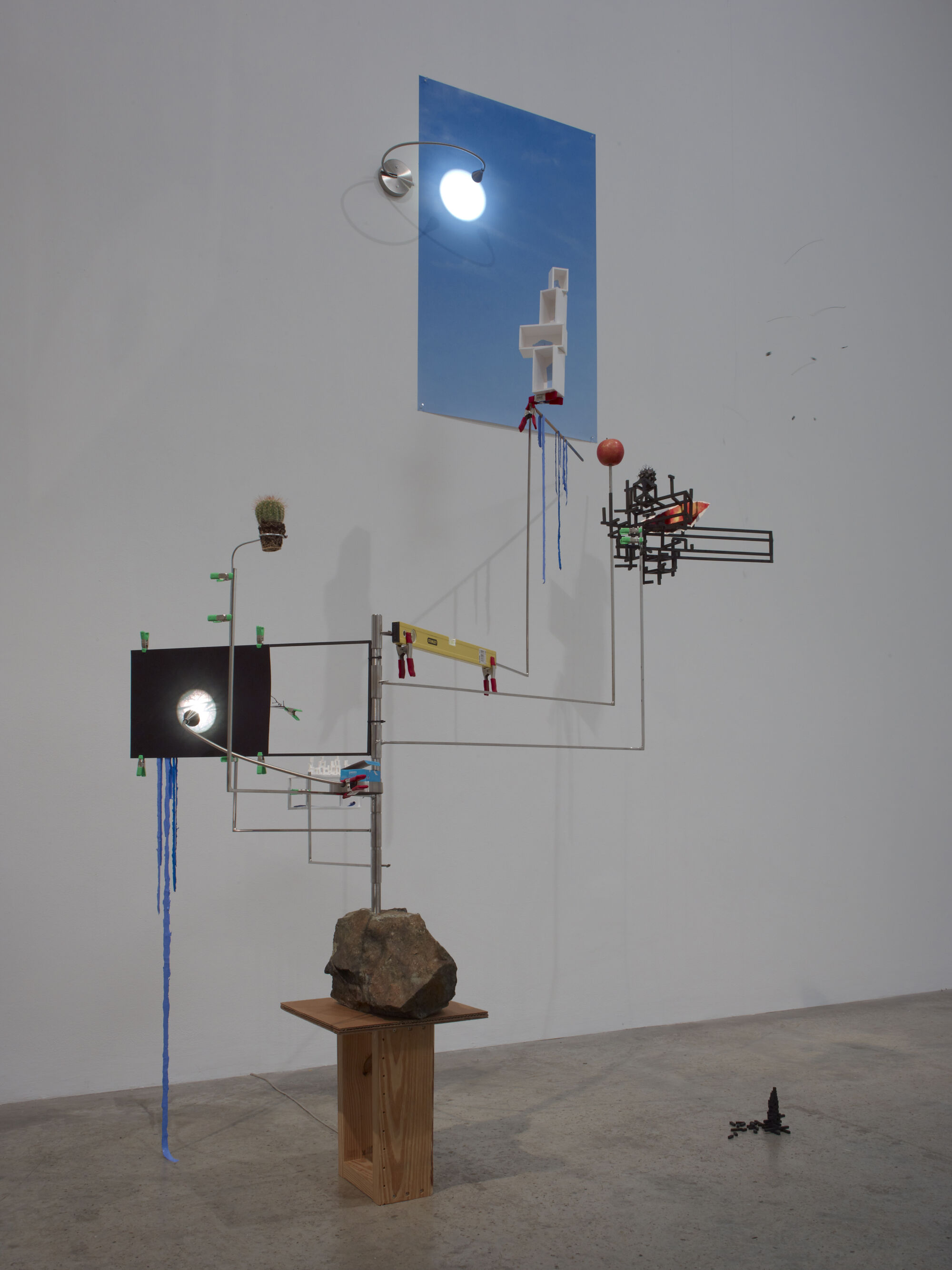 The Wick - Sarah Sze
Model for a Weather Vane, 2012
Mixed media, stainless steel, wood, stone, acrylic paint, archival prints, lamps, clamps
345.4 x 381 x 142.2 cm
136 x 150 x 56 in
© Sarah Sze
Courtesy the artist and Victoria Miro
