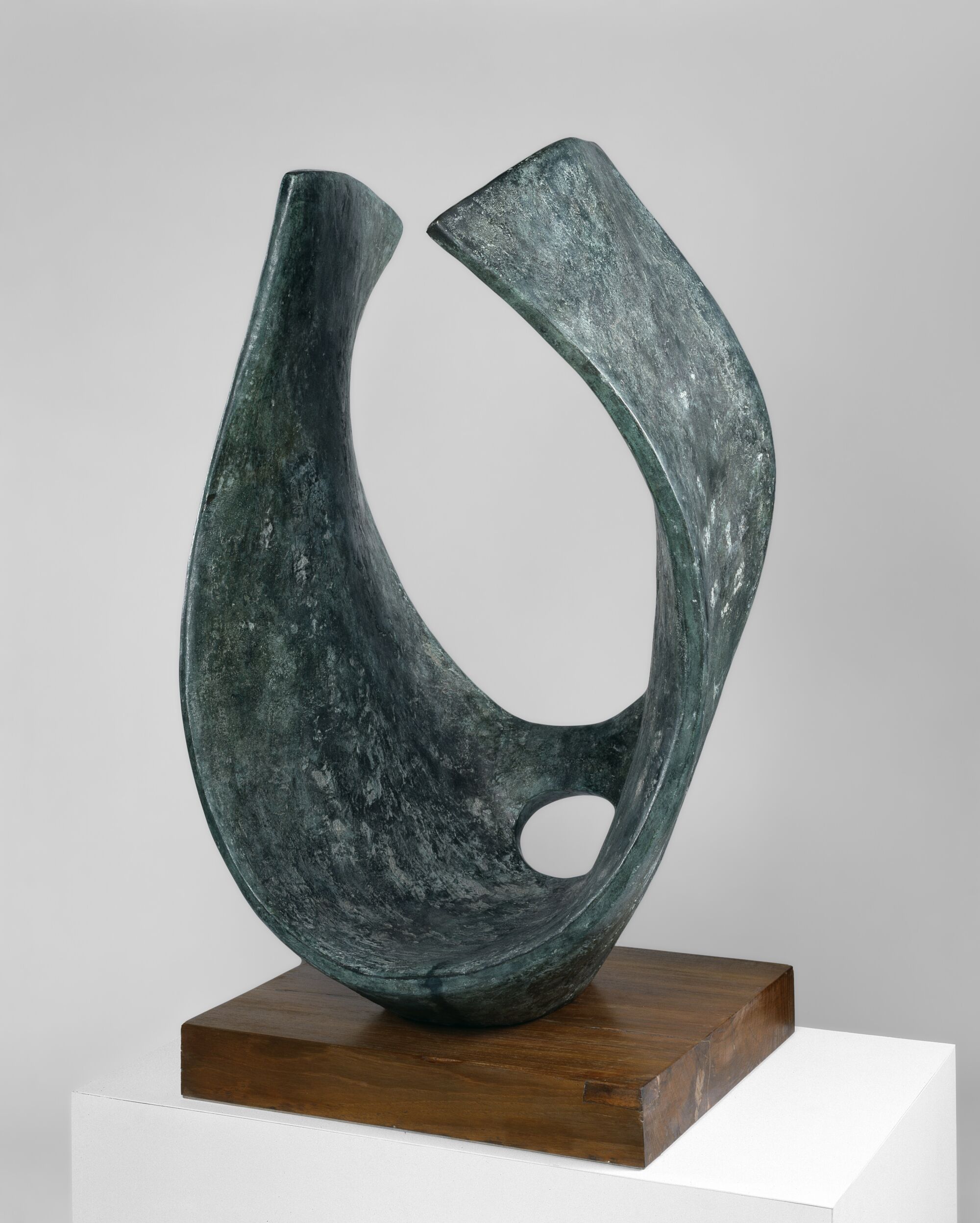 The Wick - Barbara Hepworth - Curved Form (Trevalgan) 1956. Courtesy of the British Council Collection. Photo © The British Council