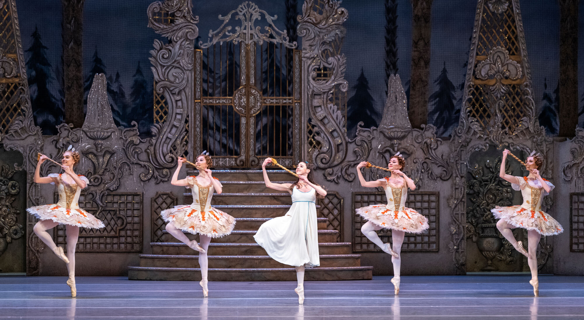 The Wick - London, UK. 06.12.2021. Production images of The Royal Ballet’s The Nutcracker with Yasmine Naghdi and Cesar Corrales. Cinema relay cast. © 2021 ROH. Photograph by Foteini Christofilopoulou.