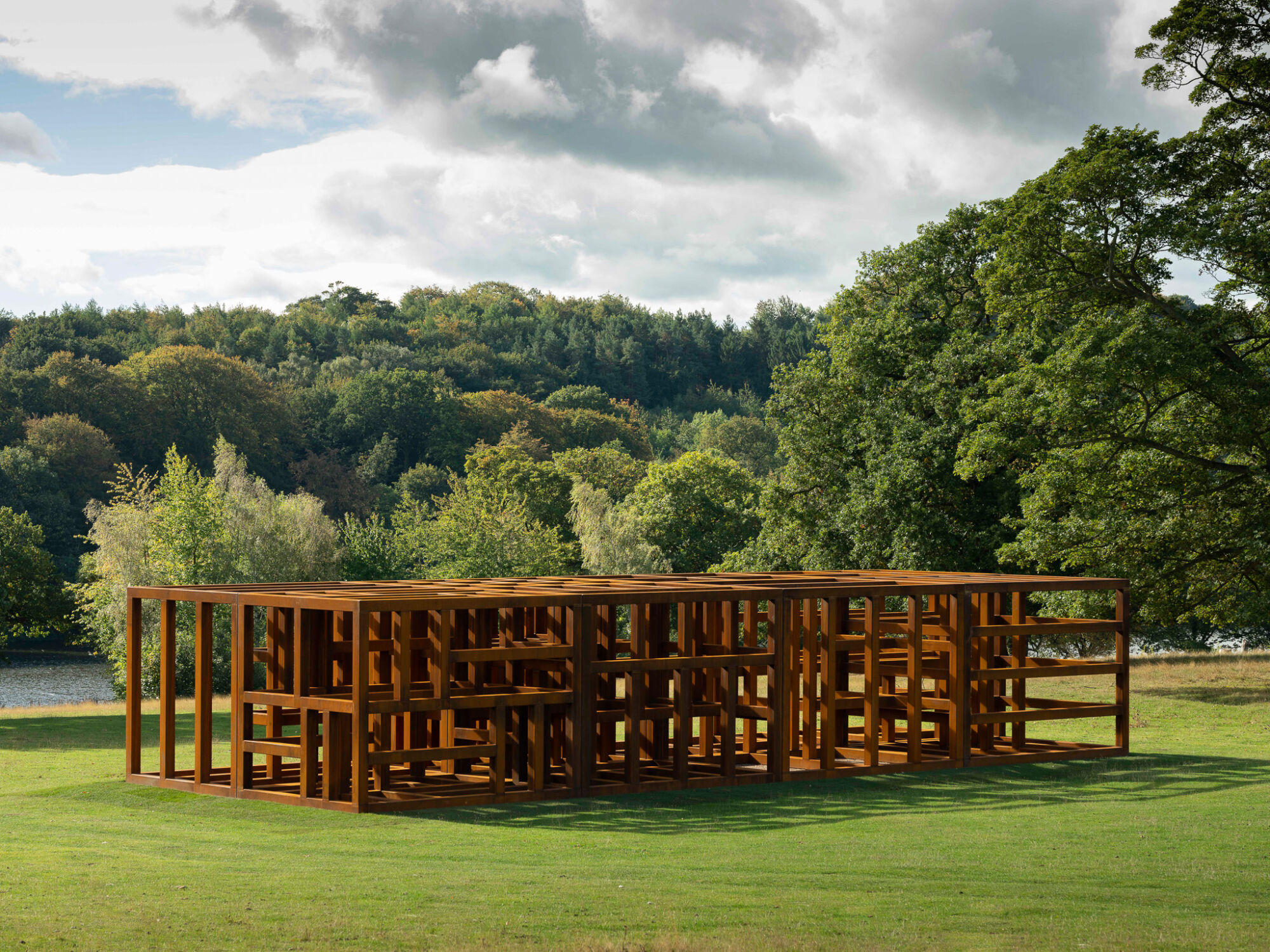 The Wick - Sean Scully  Crate of Air, 2018 Corten steel 3.6 x 19.2 x 7.2 m © Sean Scully; Courtesy Lisson Gallery and Thaddaeus Ropac gallery