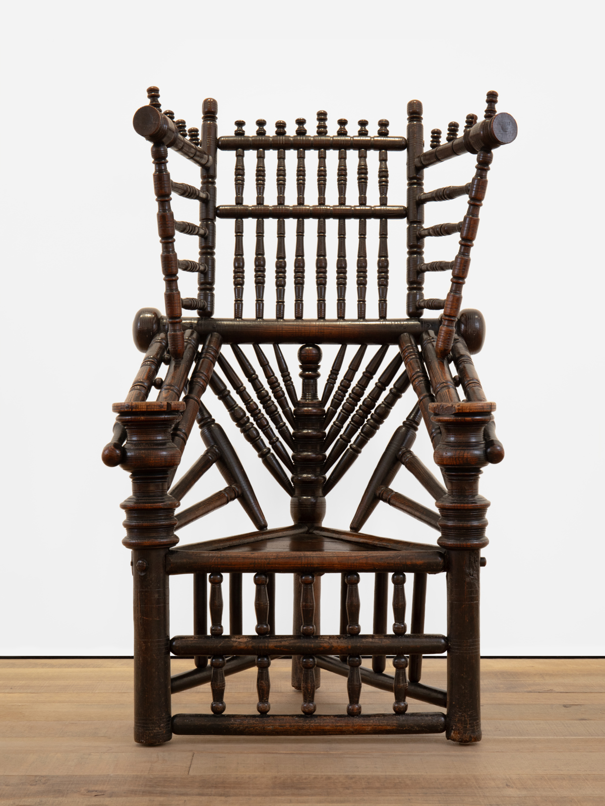 The Wick - English or Welsh
Turner’s Throne, c. 1640
turned ash and fruitwood, oak boards
unique
56 x 32 x 29 inches (142 x 80 x 73.5 cm) Courtesy Simon Andrews and Sadie Coles HQ, London.
Photo: Katie Morrison
