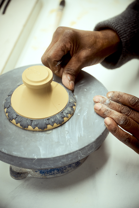 The Wick Culture - Magdalene Odundo, Artist in Residence, Wedgwood. Jasperware table centrepiece commissioned for exhibition at Houghton Hall, Photographed at the Wedgwood factory, Stoke-on-Trent, England © Borja Martin Gomez