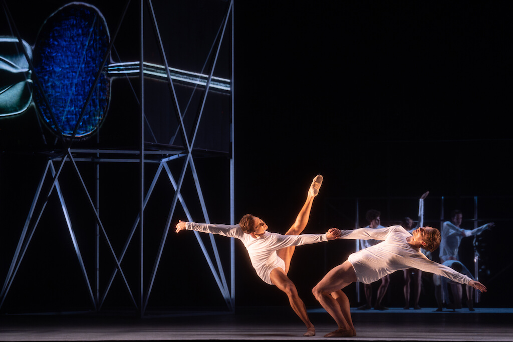 The Wick Culture - Giacomo Rovero (Adam) and Lukas B. Brændsrød (Zeb) in Wayne McGregor's MADDADDAM ©2024 RBO. Ph Andrej Uspenski