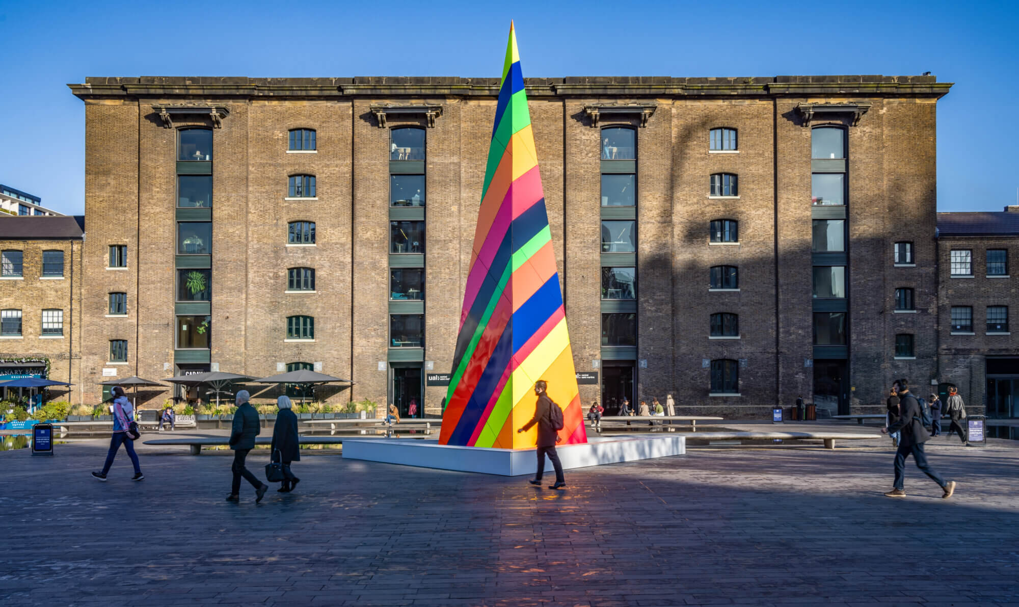 The Wick Culture - Fluorescence by British visual artist, Liz West, who has been commissioned by King’s
Cross to design this year’s Granary Square winter installation. Photography by John Sturrock.