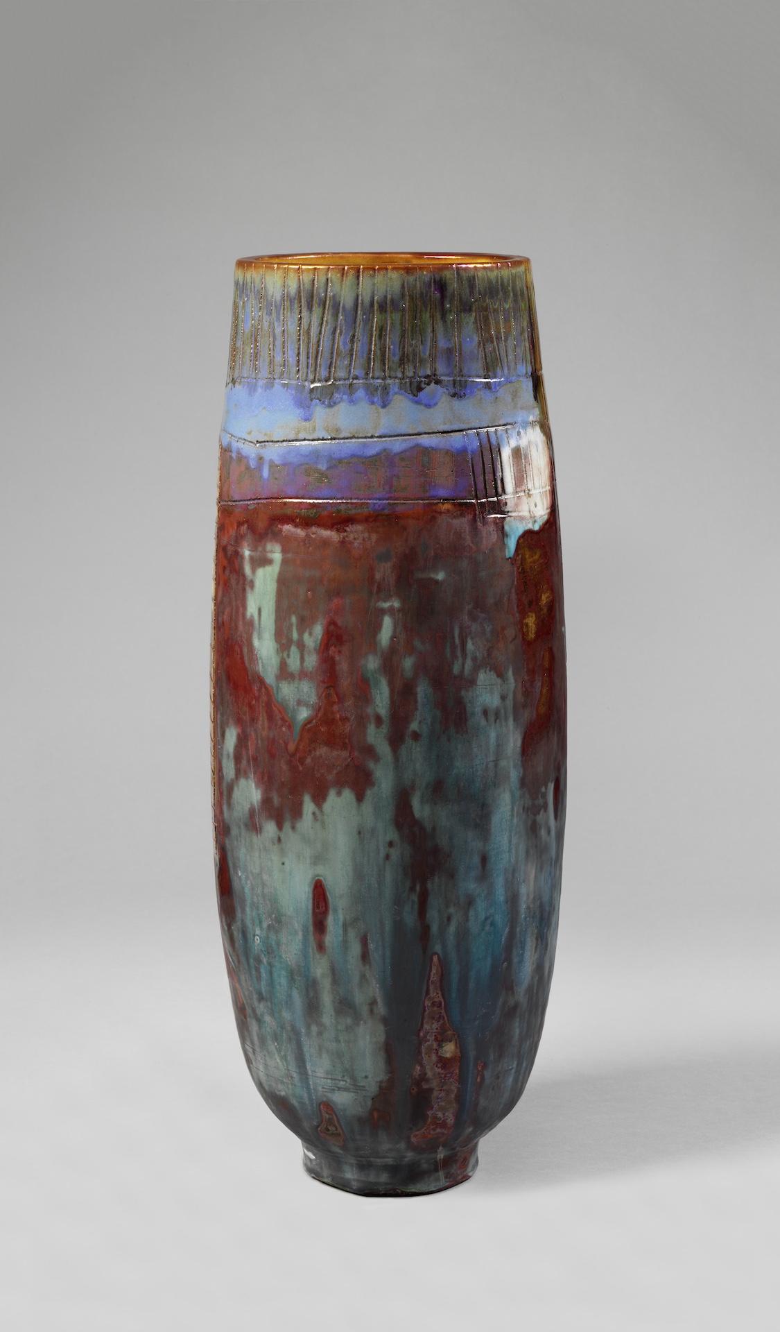 The Wick Culture - Vase decorated in an abstract design in lustre and coloured
pigments, made by Diaa el-Din Daoud, Egypt, 2018. Photo courtesy of Victoria
and Albert Museum.