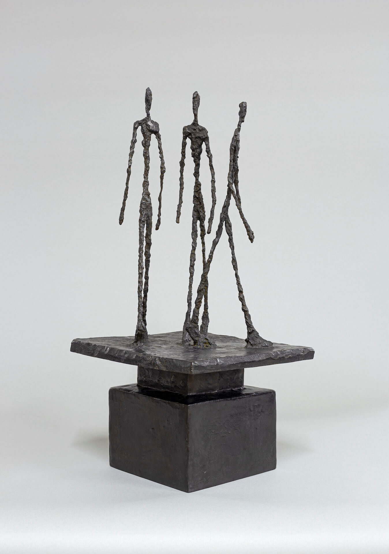 The Wick Culture - Alberto GIACOMETTI Trois hommes qui marchent [petit plateau], Three Walking Men [Small Square], 1948. Image courtesy of Fondation Giacometti