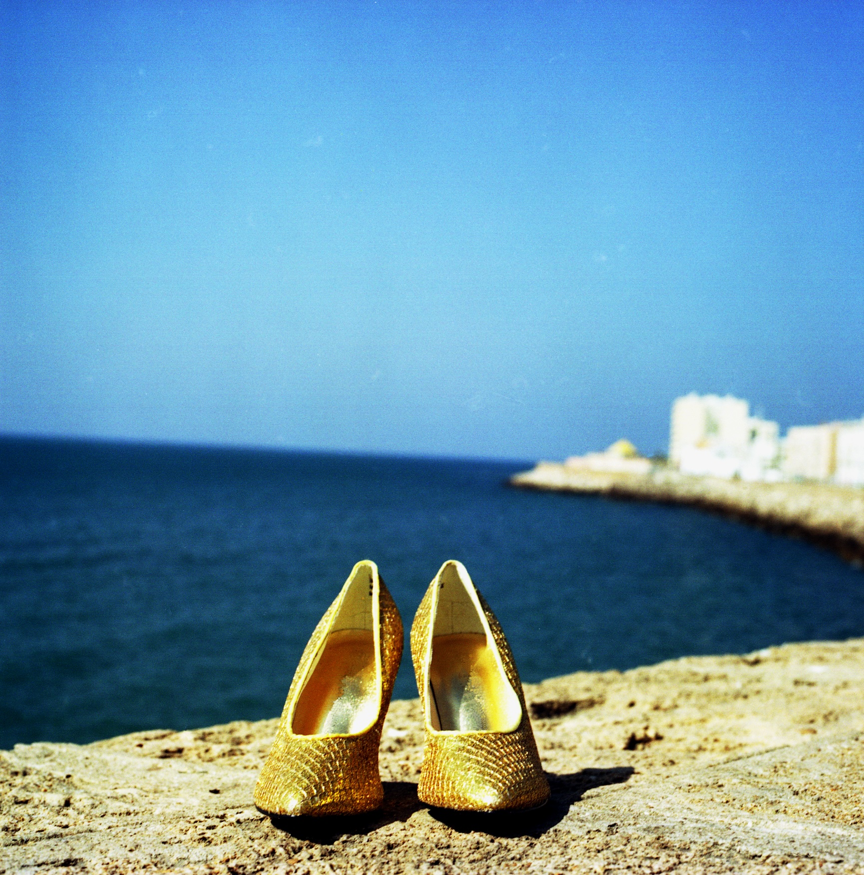 The Wick Culture - Joy Gregory, Cadiz from the series ‘Cinderella Tours Europe’, 1997–2001,
Fuji Crystal Archive Print,
© Joy Gregory