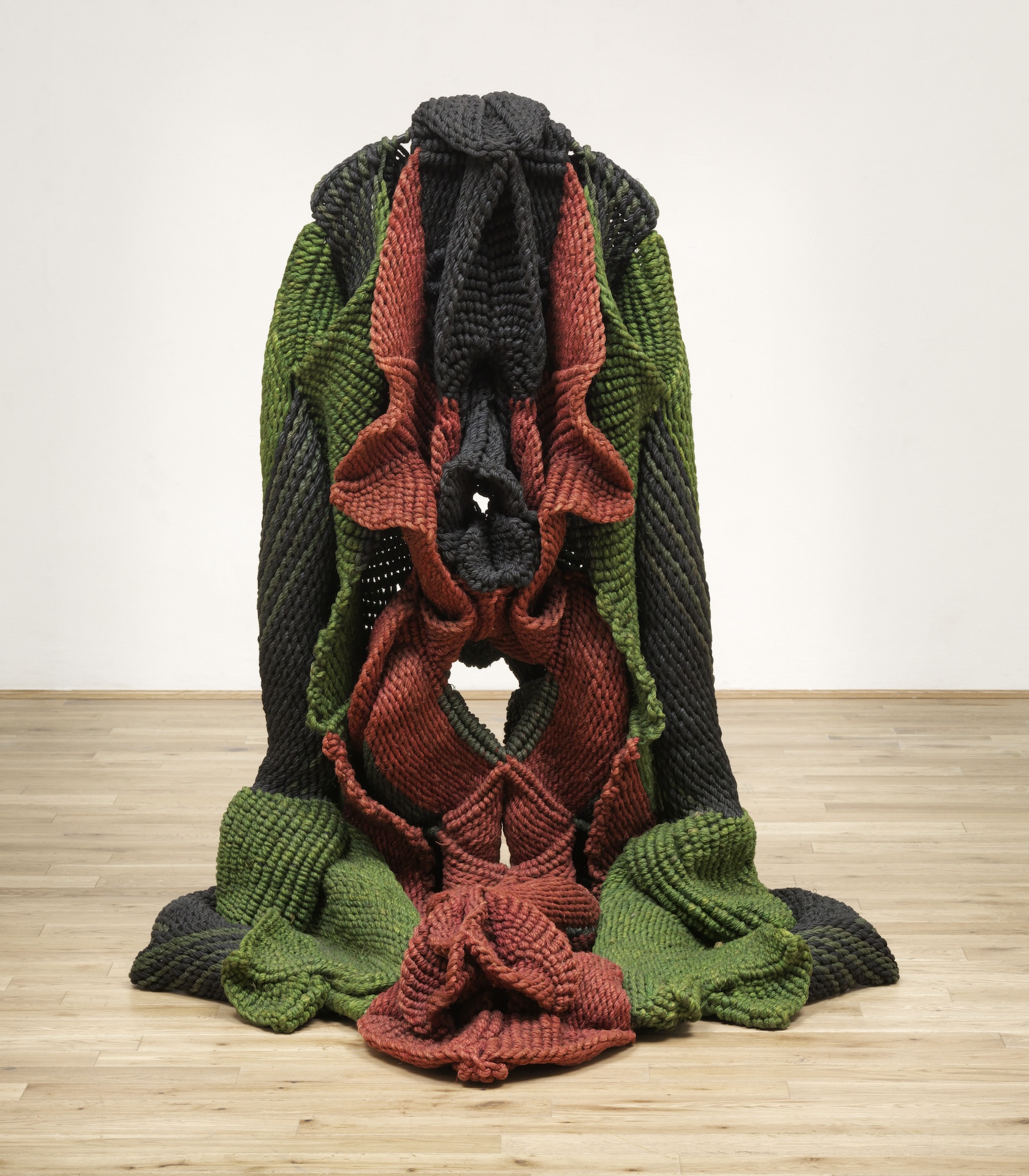 The Wick Culture - Mrinalini Mukherjee, Jauba, 2000. Hemp fibre and steel,143 x 133 x 110 cm approx. Tate: Presented by Amrita Jhaveri 2013. Photo: © Tate. Courtesy of Mrinalini Mukherjee Foundation