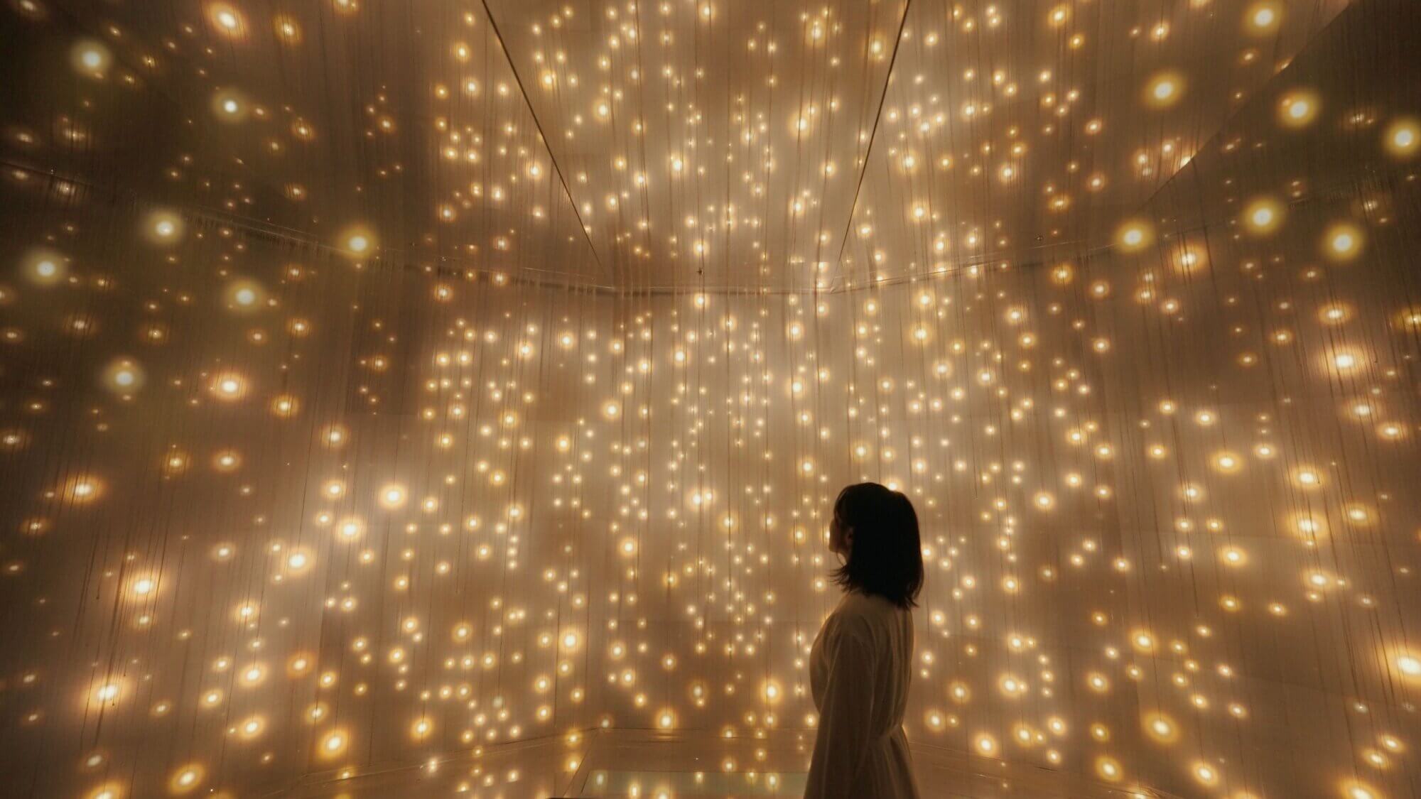 The Wick Culture - teamLab, Massless Suns and Dark Suns. Installation image at Biovortex Kyoto. Courtesy of teamLab