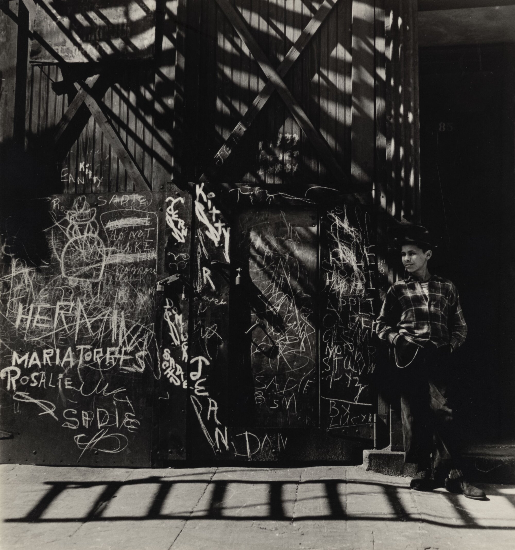 The Wick Culture - Rebecca Lepkoff, New York, 1949 © Estate of Rebecca Lepkoff, Courtesy of Howard Greenberg Gallery, New York.