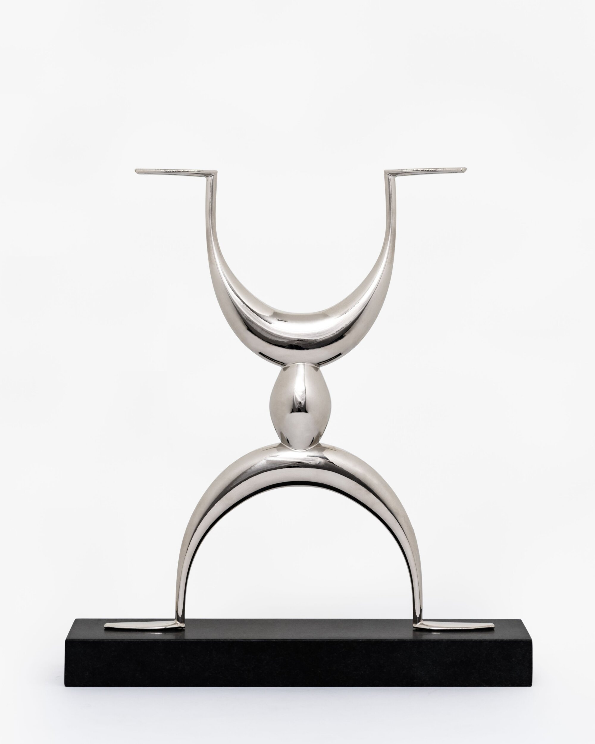 The Wick Culture - Jewel
Earth Arc
Polished metal
71 x 55 in with base, 60 x 55 in without base